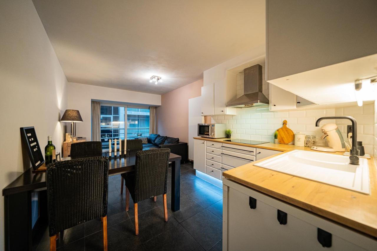 Appartement Miete - Dichtbij Strand En Winkels Bredene Bagian luar foto
